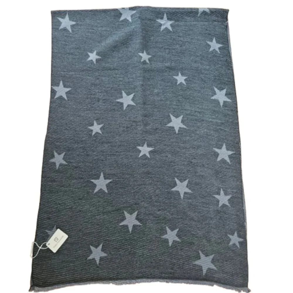 NWT Pretty Persuasions Reversible Gray Star Print Ripple Effect Scarf